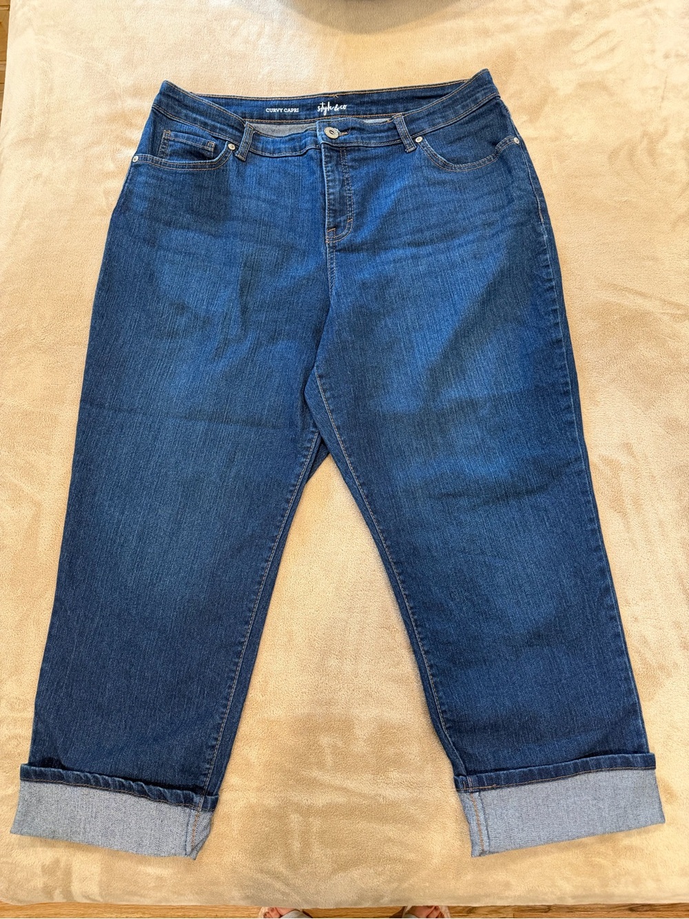 Style &Co women’s curvy capri jeans Size 14